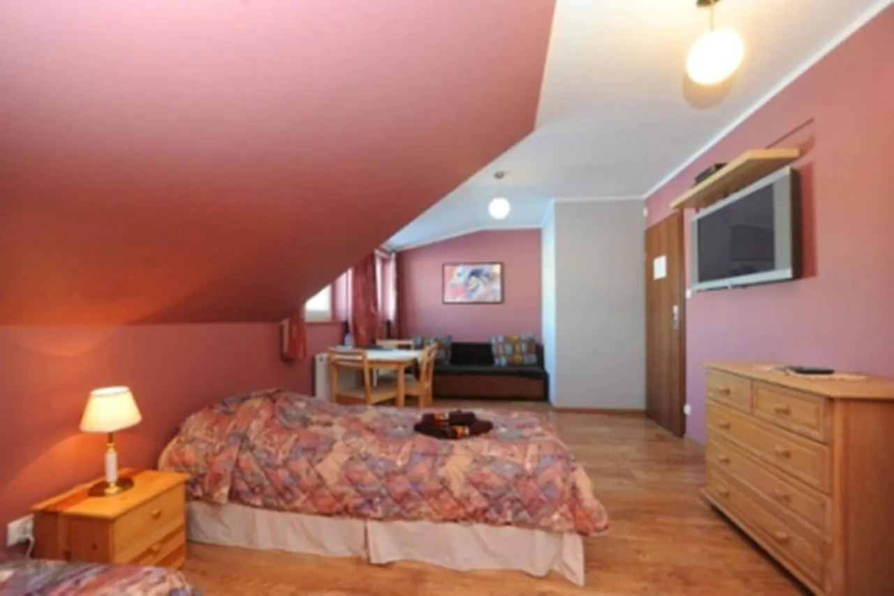 Homestay Galeria Pepowo Guest House Zukowo Poland